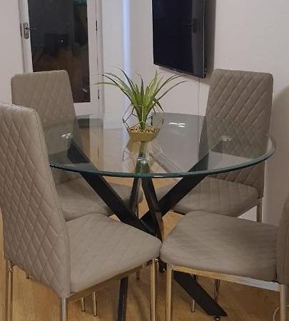 Lovely 2 Bedroom Flat With Free Parking New Southgate 外观 照片